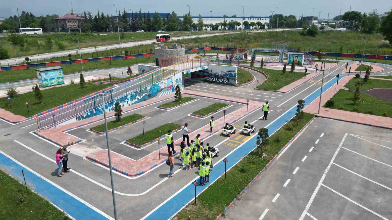 DÜZCE BELEDİYESİ BÜNYESİNDEKİ ÇOCUK TRAFİK EĞİTİM PARKURUNDA 2022-2023 EĞİTİM-ÖĞRETİM YILINDA
