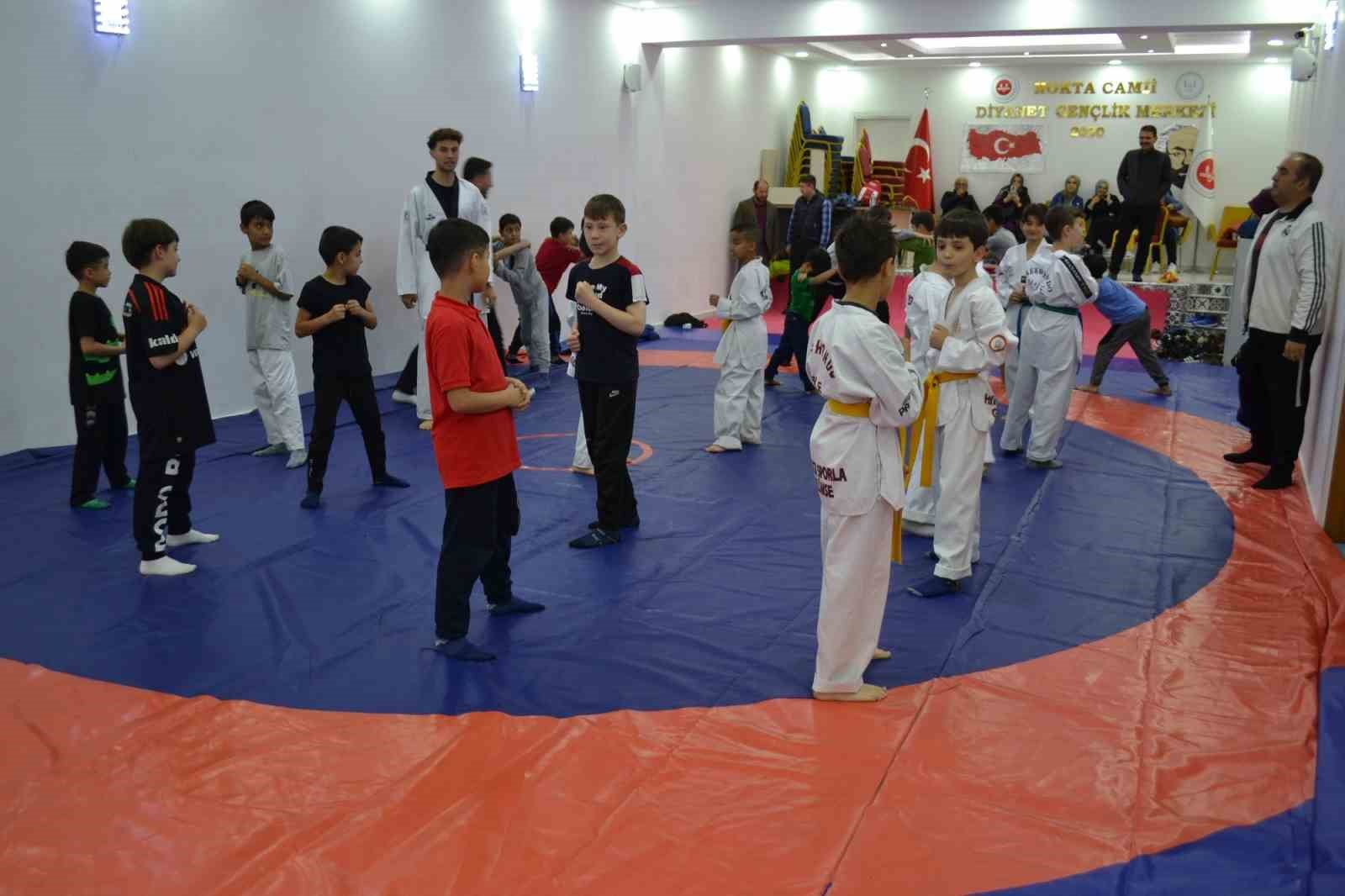 KIRIKKALE İL MÜFTÜLÜĞÜ TARAFINDAN ÖĞRENCİLERE YÖNELİK "İLİM İLE RUHUNU, SPOR