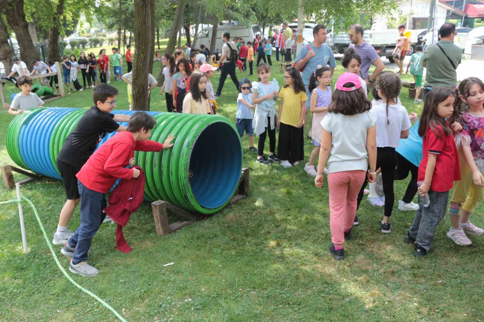 Bu şenlikte herkes acısını unuttu SOSYAL VE KÜLTÜREL BÜTÜNLEŞME PROJESİ BÜNYESİNDE GERÇEKLEŞTİRİLEN YAZ ŞENLİĞİNDE YAŞLISI,