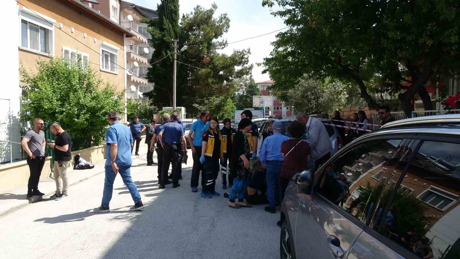 BURDUR’DA İKİ KATLI MÜSTAKİL BİNANIN ASANSÖRÜNE KAFASI SIKIŞAN YAŞLI KADIN