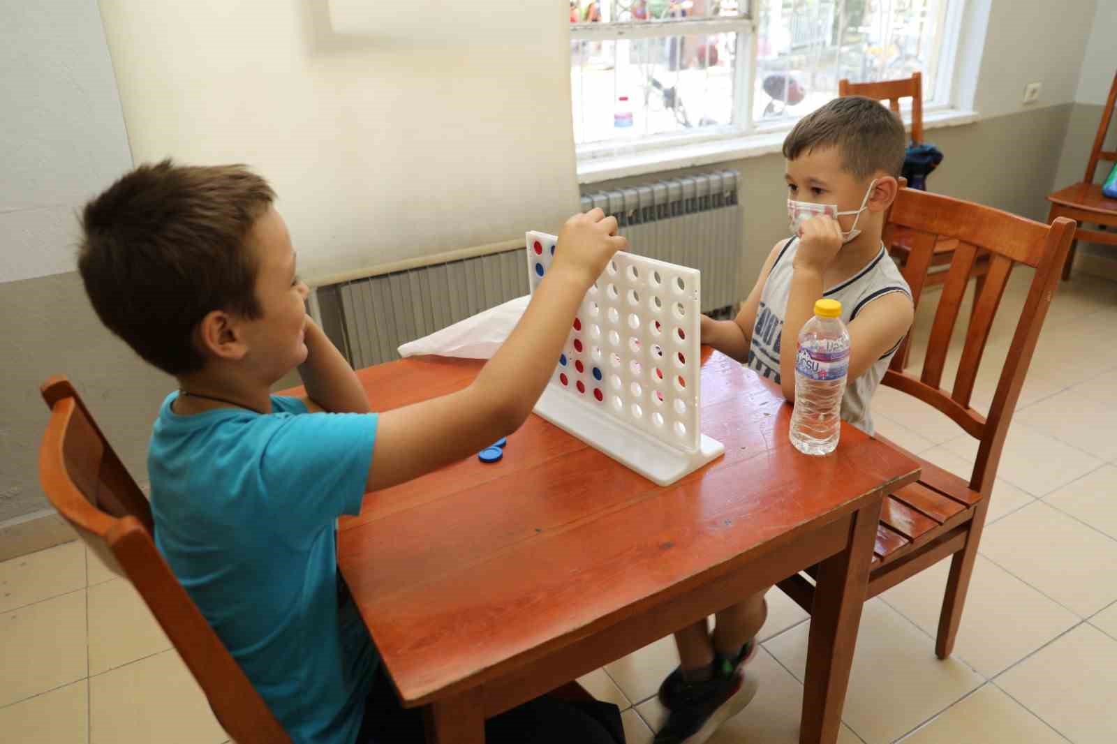 BURHANİYE BELEDİYESİ GENÇLİK MERKEZİ’NDE İLKOKUL VE ORTAOKUL ÖĞRENCİLERİ İÇİN “YAZ