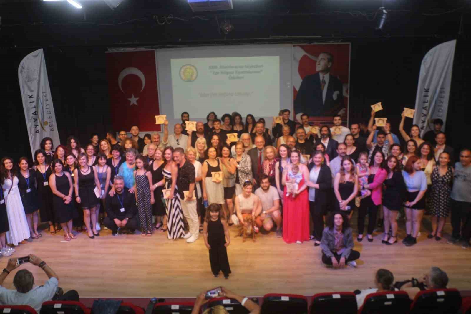 ÖDÜL ALDILAR