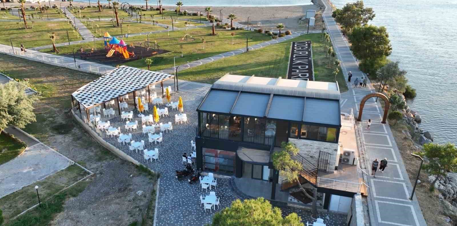 ÖZGÜRLÜK KAFE