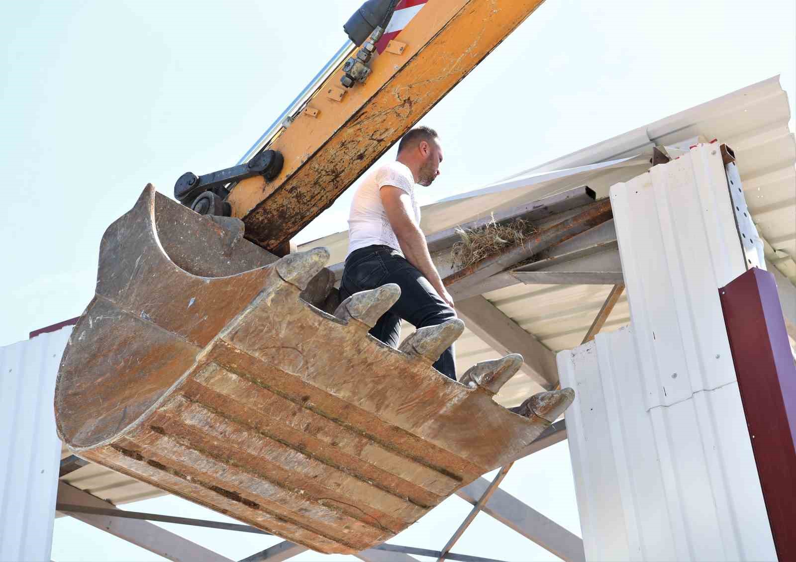 OSMANGAZİ BELEDİYESİ KAÇAK YAPILAŞMA İLE MÜCADELESİNİ ARALIKSIZ SÜRDÜRÜYOR. BURSA OVASINDA