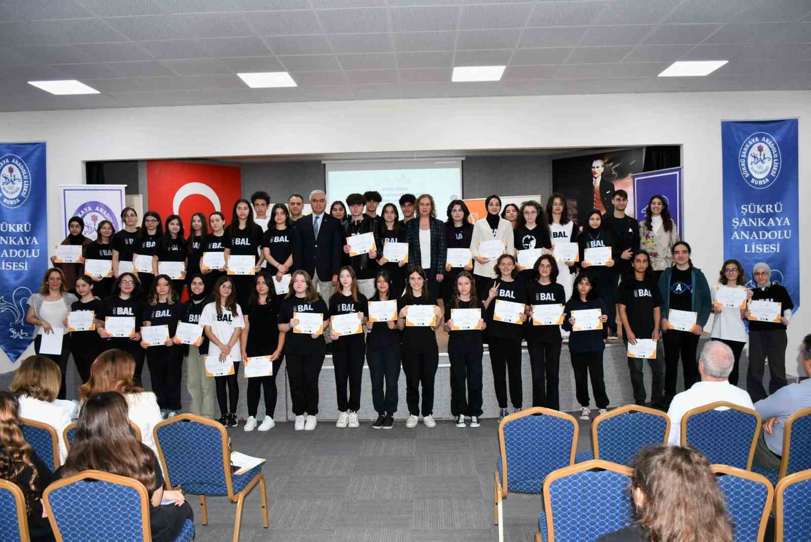 BURSA (İHA) - "ÖNCE İNSAN-GÖNÜLDEN YAPILAN İŞLERİ NESİLLERDİR DESTEKLİYORUZ” PROJESİNİN