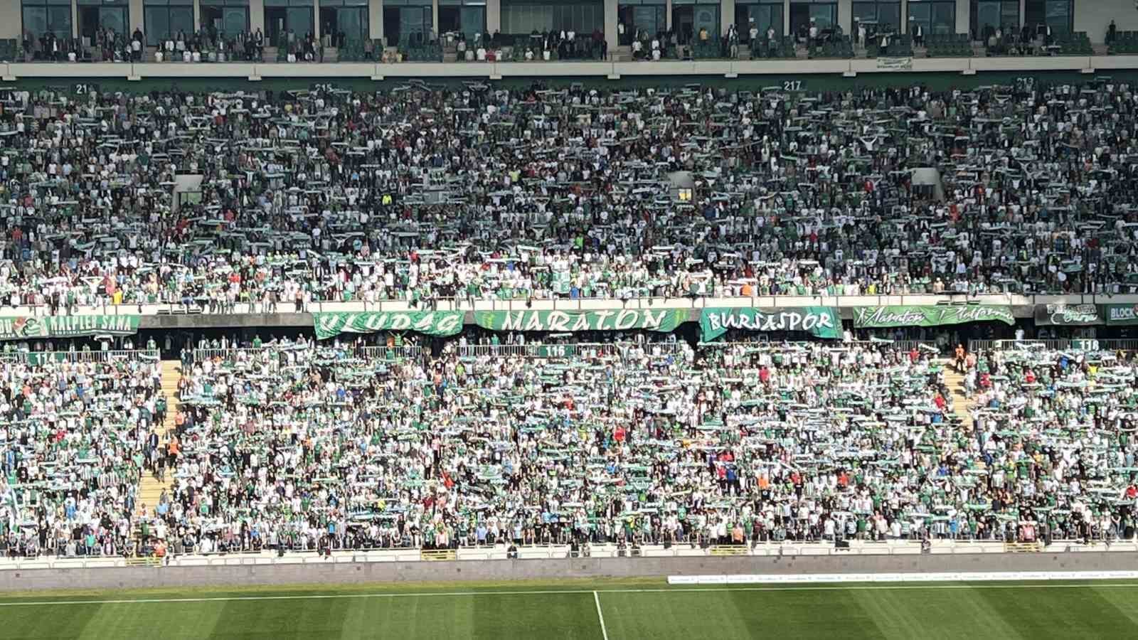 BURSASPOR TARAFTARI BİR ARAYA GELEREK KULÜPLERİNE ZOR GÜNDE SAHİP ÇIKACAK.
