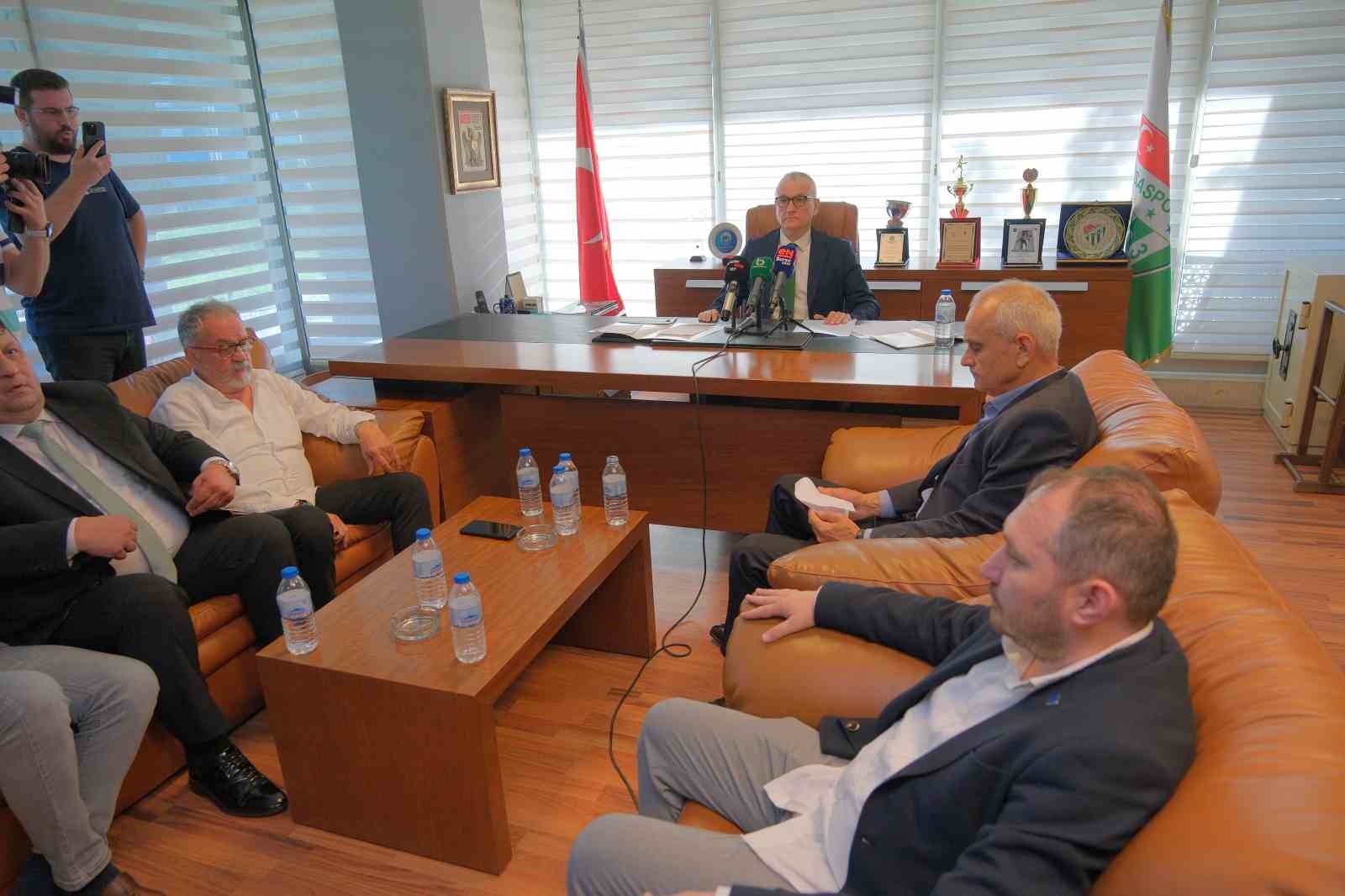 BURSASPOR'A BAŞKAN ADAYI ÇIKMADI.