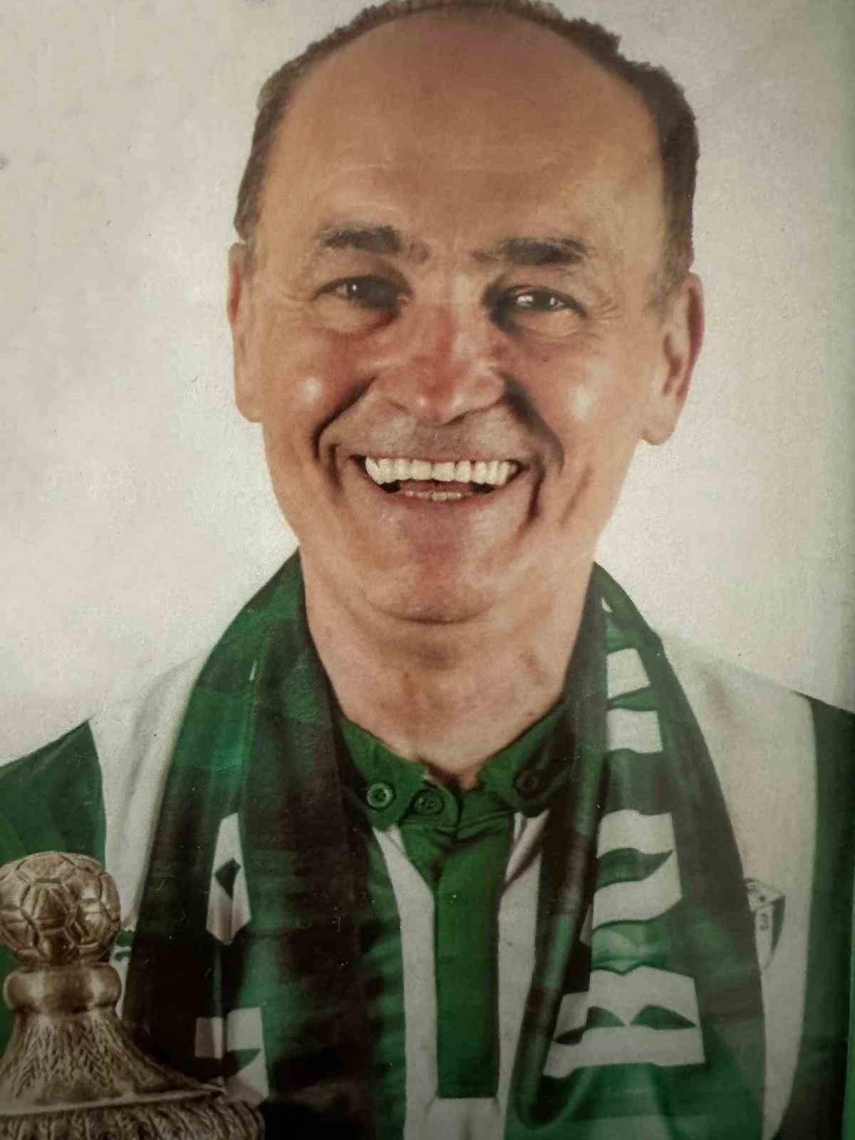BURSASPOR'UN EFSANE FUTBOLCUSU VAHİT DOĞAN HAYATINI KAYBETTİ.