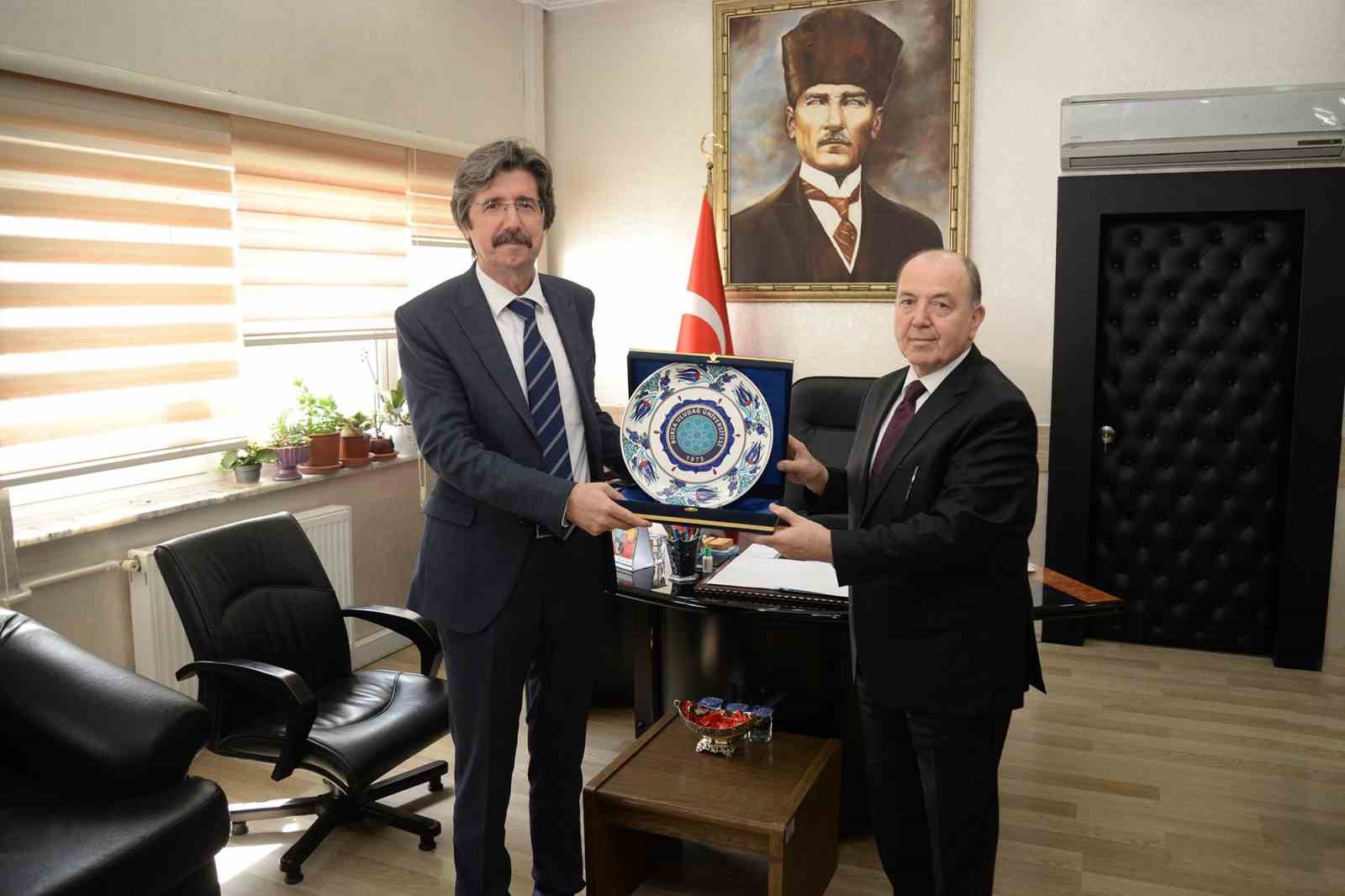 BURSA ULUDAĞ ÜNİVERSİTESİ (BUÜ) HASTANESİ BAŞHEKİMLİĞİ’NDE GÖREV DEĞİŞİMİ YAPILDI. 
