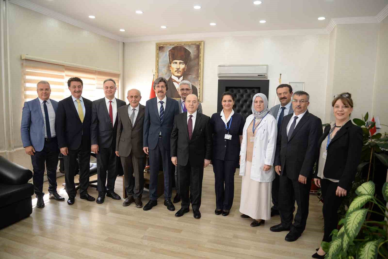 BURSA ULUDAĞ ÜNİVERSİTESİ (BUÜ) HASTANESİ BAŞHEKİMLİĞİ’NDE GÖREV DEĞİŞİMİ YAPILDI. HASTANENİN