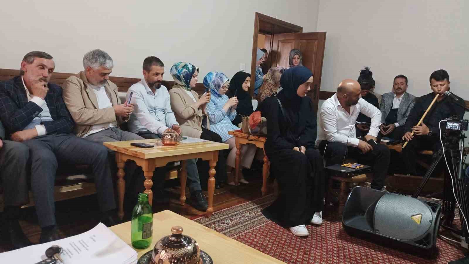 TÜRK EDEBİYATININ SEVİLEN İSİMLERİNDEN OLAN CAHİT ZARİFOĞLU, ERZURUM’DAKİ TARİH ERGES