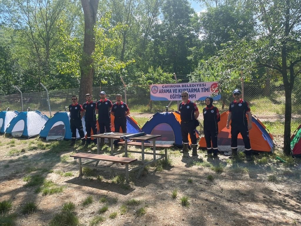 ÇAYIROVA BELEDİYESİ ARAMA VE KURTARMA EKİBİ İLE MAHALLE GÖNÜLLÜLERİ ARAMA