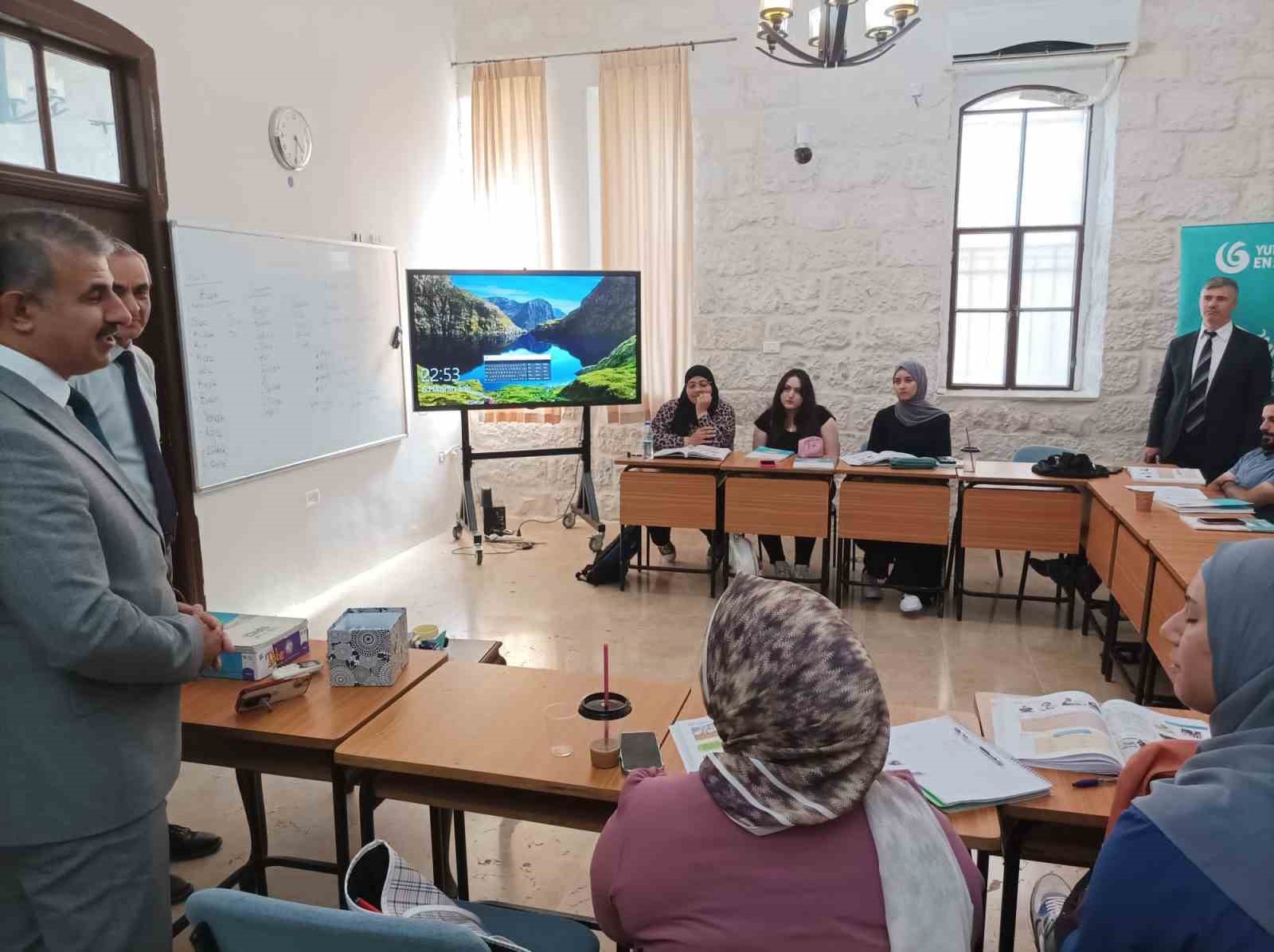 ÇANKIRI KARATEKİN ÜNİVERSİTESİ REKTÖRÜ PROF. DR. HARUN ÇİFTÇİ VE BERABERİNDEKİ