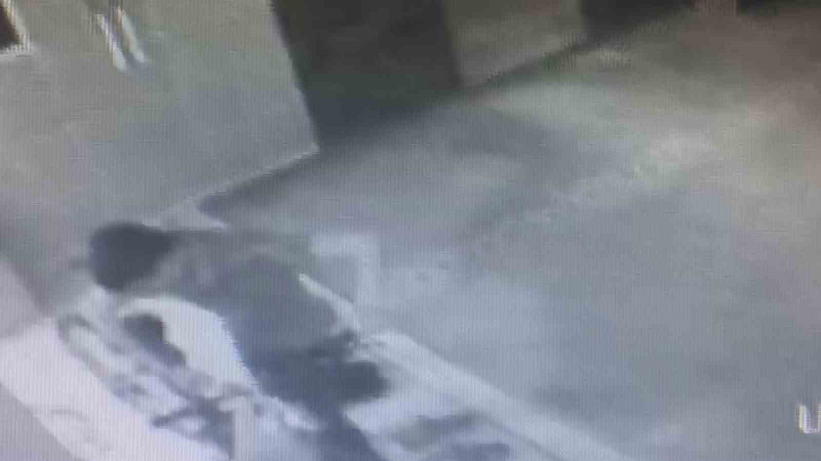 CAMİDEKİ BİSİKLETİ ÇALAN HIRSIZ KAMERAYA YANSIDI