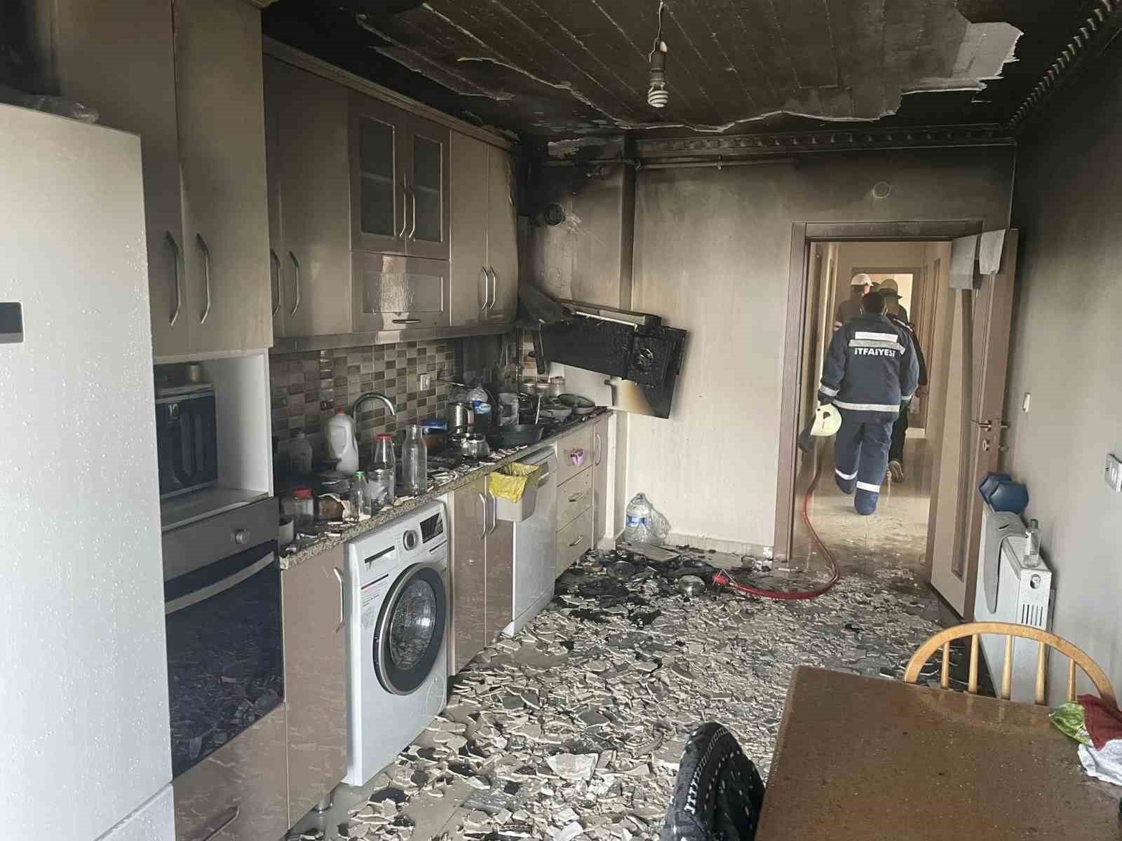 ÇANKIRI’DA BİR EVİN MUTFAK KISMINDA ÇIKAN YANGIN İTFAİYE EKİPLERİNİN ERKEN