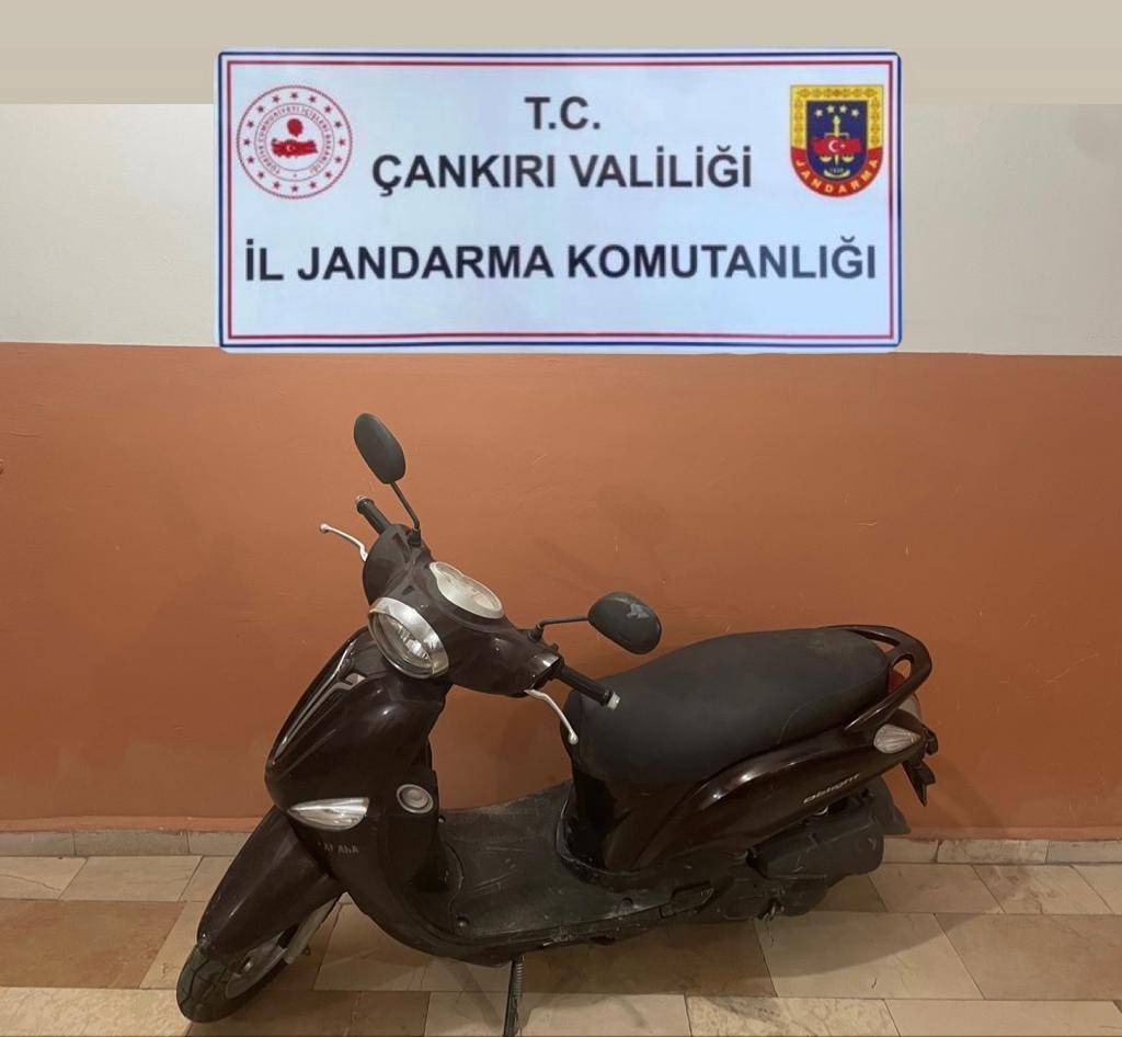ÇANKIRI’DA MOTOSİKLET ÇALAN İKİ ŞAHIS TUTUKLANDI.