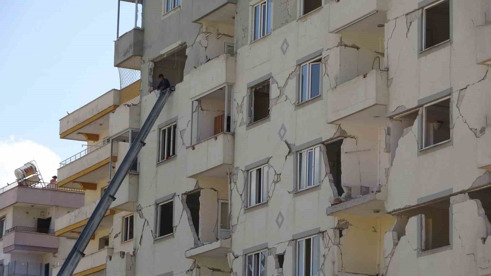 KAHRAMANMARAŞ’TA MEYDANA GELEN DEPREMLER SONRASI BAZI VATANDAŞLAR, EN FAZLA CAN