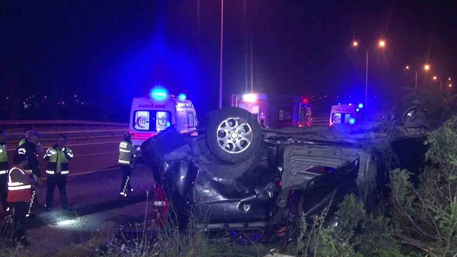 ÇATALCA’DA KONTROLDEN ÇIKAN ARAÇ TAKLA ATTI: 14 YARALI