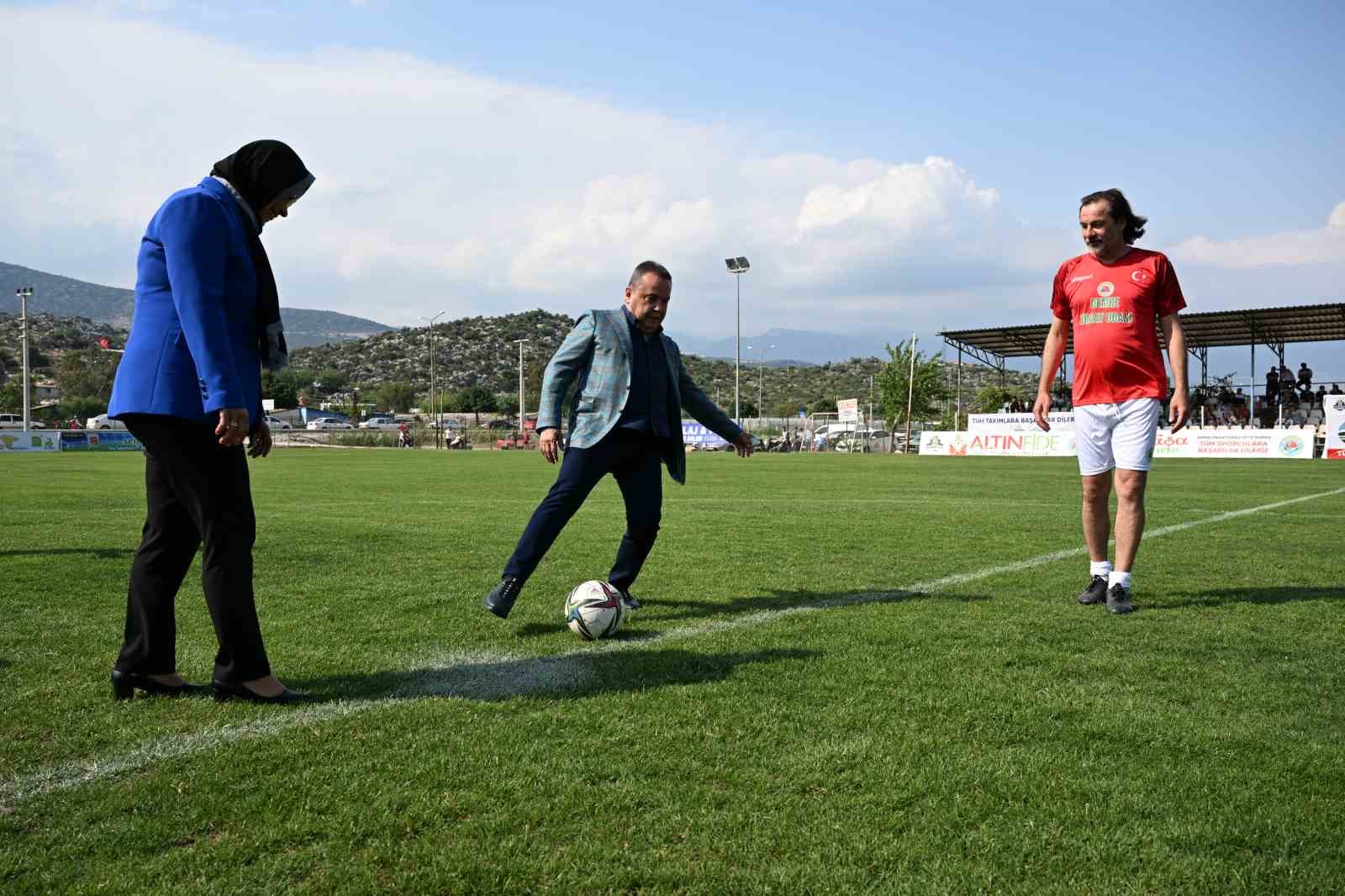DEMRE ZİRAAT ODASI TARAFINDAN 2’NCİSİ DÜZENLENEN ÇİFTÇİ KUPASI FUTBOL TURNUVASI