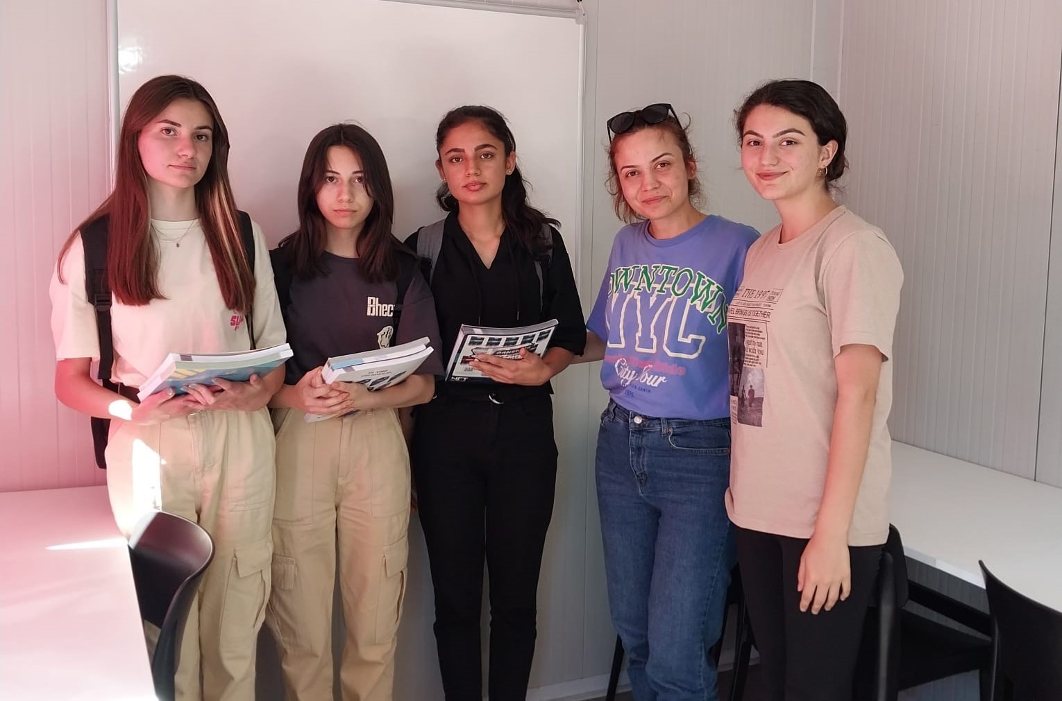 DEPREM BÖLGESİNDE SINAVA HAZIRLANAN GENÇLERE YÖNELİK ÇALIŞMALARINI SÜRDÜREN İZMİT BELEDİYESİ