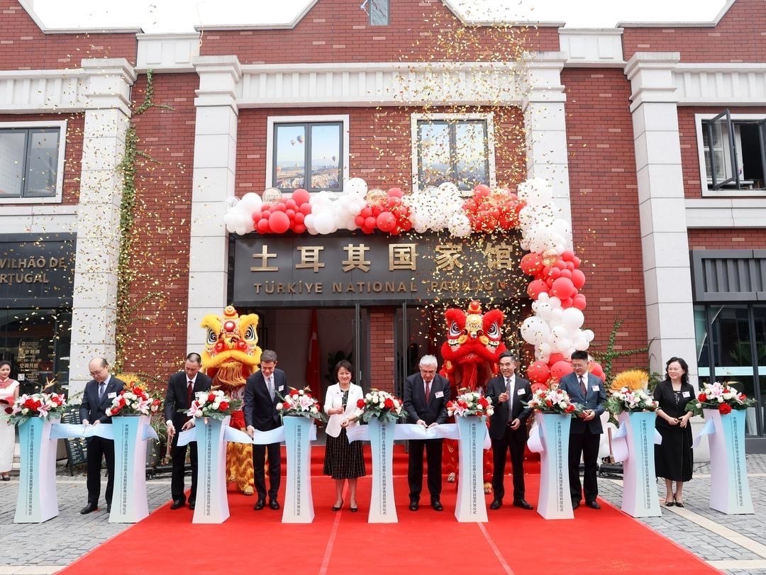 TÜRKİYE’NİN BAŞKONSOLOSLUK AÇTIĞI CHENGDU KENTİNDE DÜZENLENEN FUARDA TÜRKİYE İHRAÇ ÜRÜNLERİ