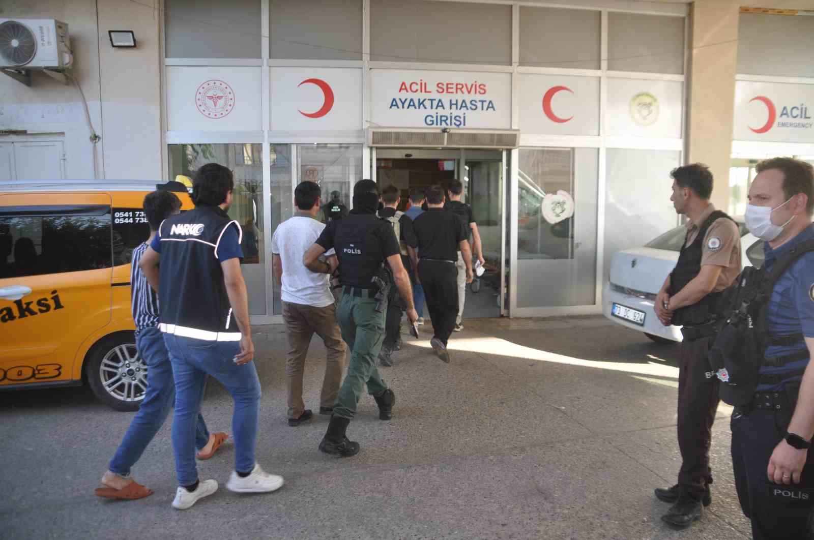 ŞIRNAK’IN CİZRE İLÇESİNDE UYUŞTURUCU TACİRLERİNE YÖNELİK 22 ADRESE ŞAK OPERASYONU