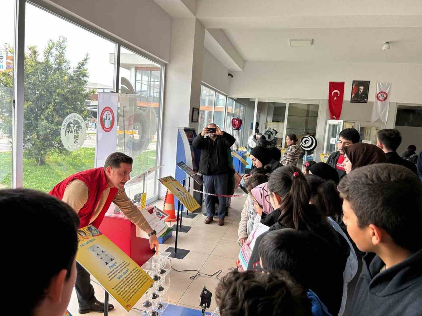 MENTEŞE BELEDİYESİ ÇOCUK BİLİM PARKI 1 YILDA 21 BİN 891