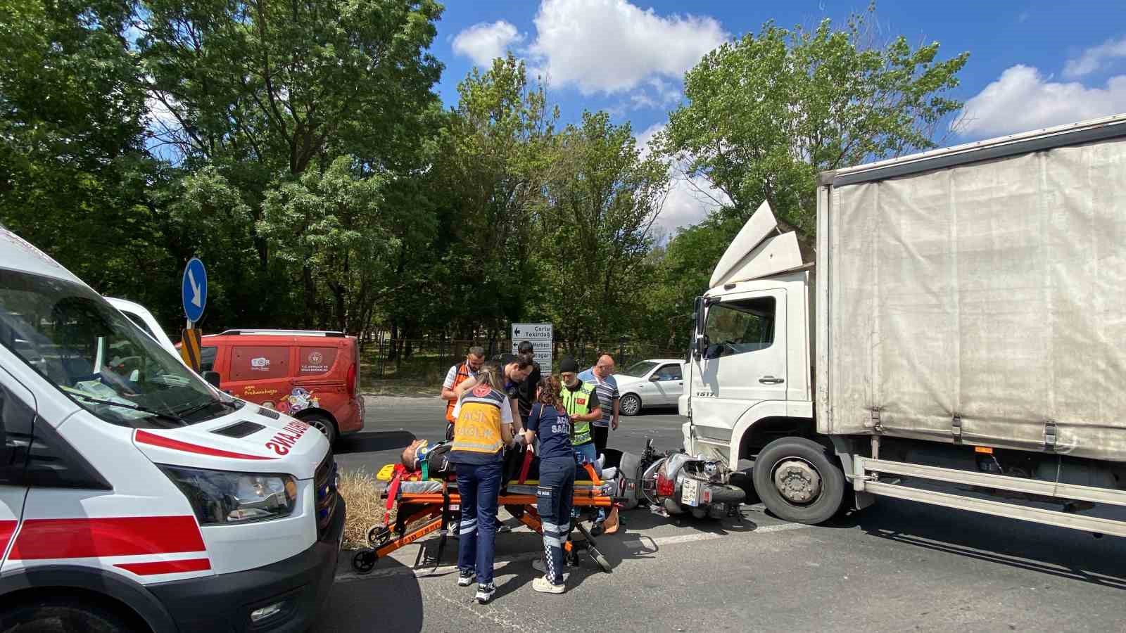 TEKİRDAĞ ÇORLU’DA KAMYON İLE MOTOSİKLETİN KARIŞTIĞI TRAFİK KAZASINDA 1 KİŞİ
