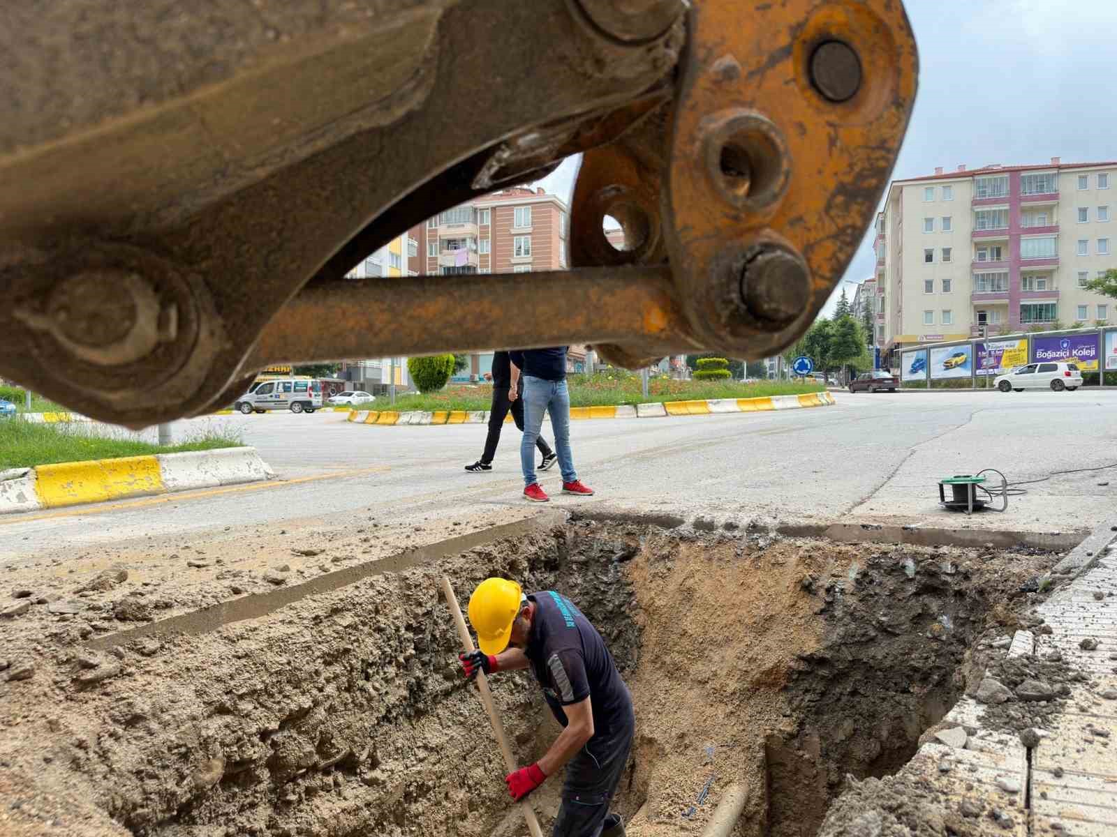 ÇORUM BELEDİYESİ, SU ŞEBEKESİNDE KAYIP VE KAÇAĞA GEÇİT VERMİYOR.