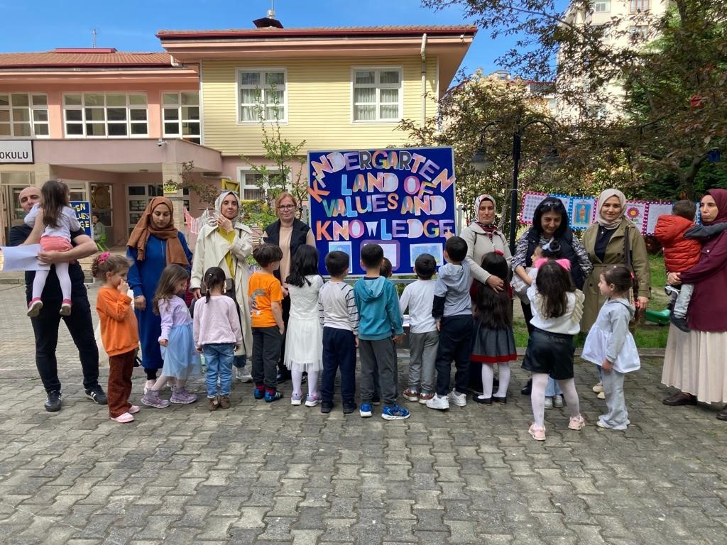 TRABZON’UN ORTAHİSAR İLÇESİNE BAĞLI ÇUKURÇAYIR ANAOKULU MÜDÜRÜ MELEK DEMİR TARAFINDAN