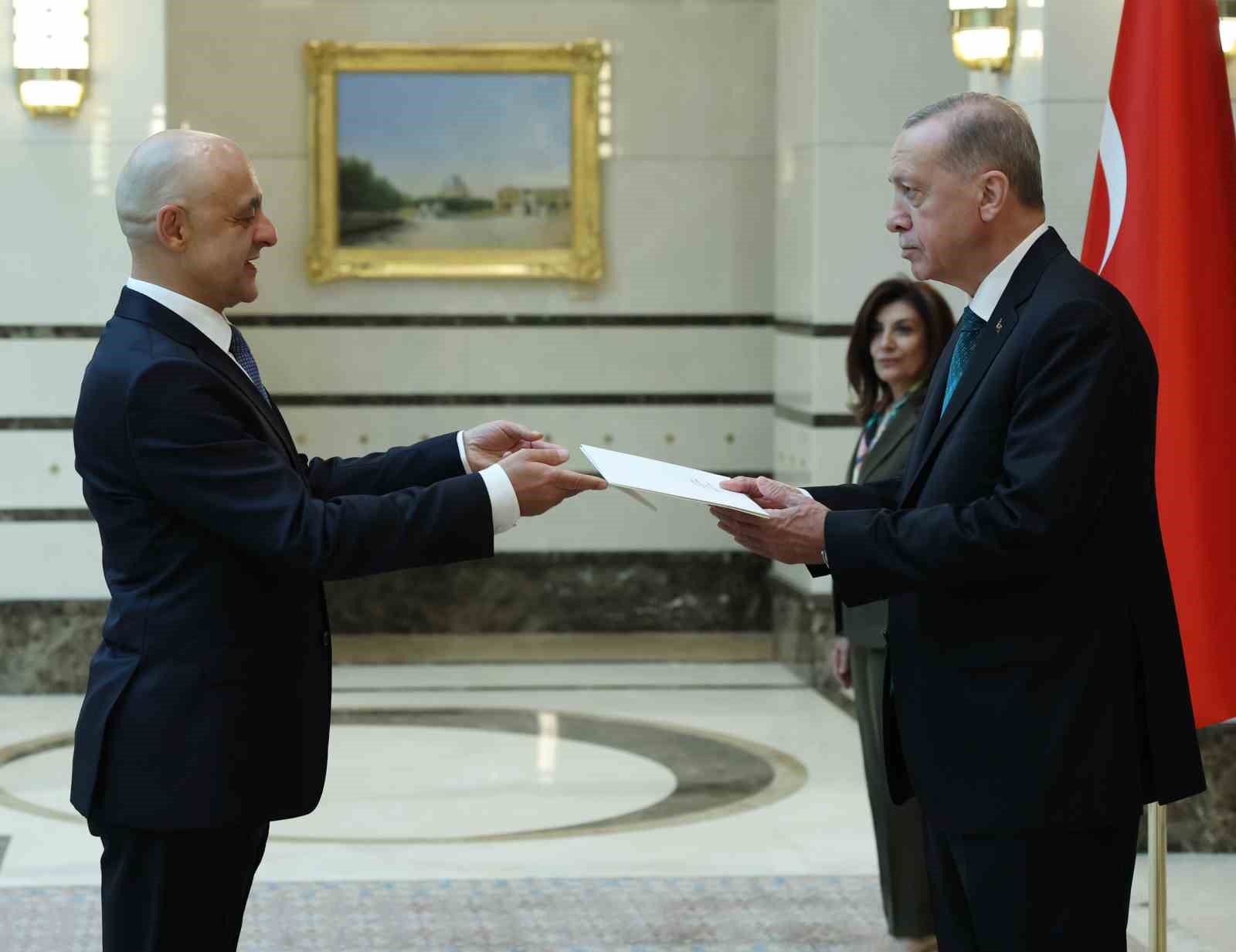 CUMHURBAŞKANI RECEP TAYYİP ERDOĞAN, POLONYA BÜYÜKELÇİSİ MACİEJ LANG’I KABUL ETTİ.