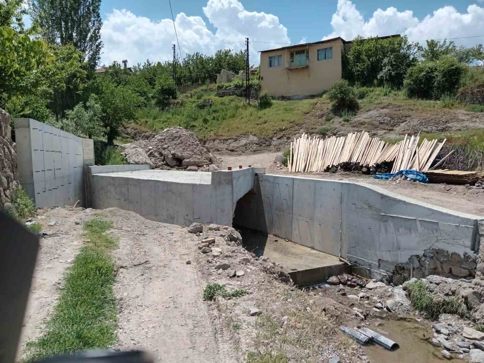 MALATYA’NIN DARENDE İLÇESİNDE AŞAĞI ULUPINAR, YENİCE VE ÇINAR MAHALLELERİNDEKİ KÖPRÜ