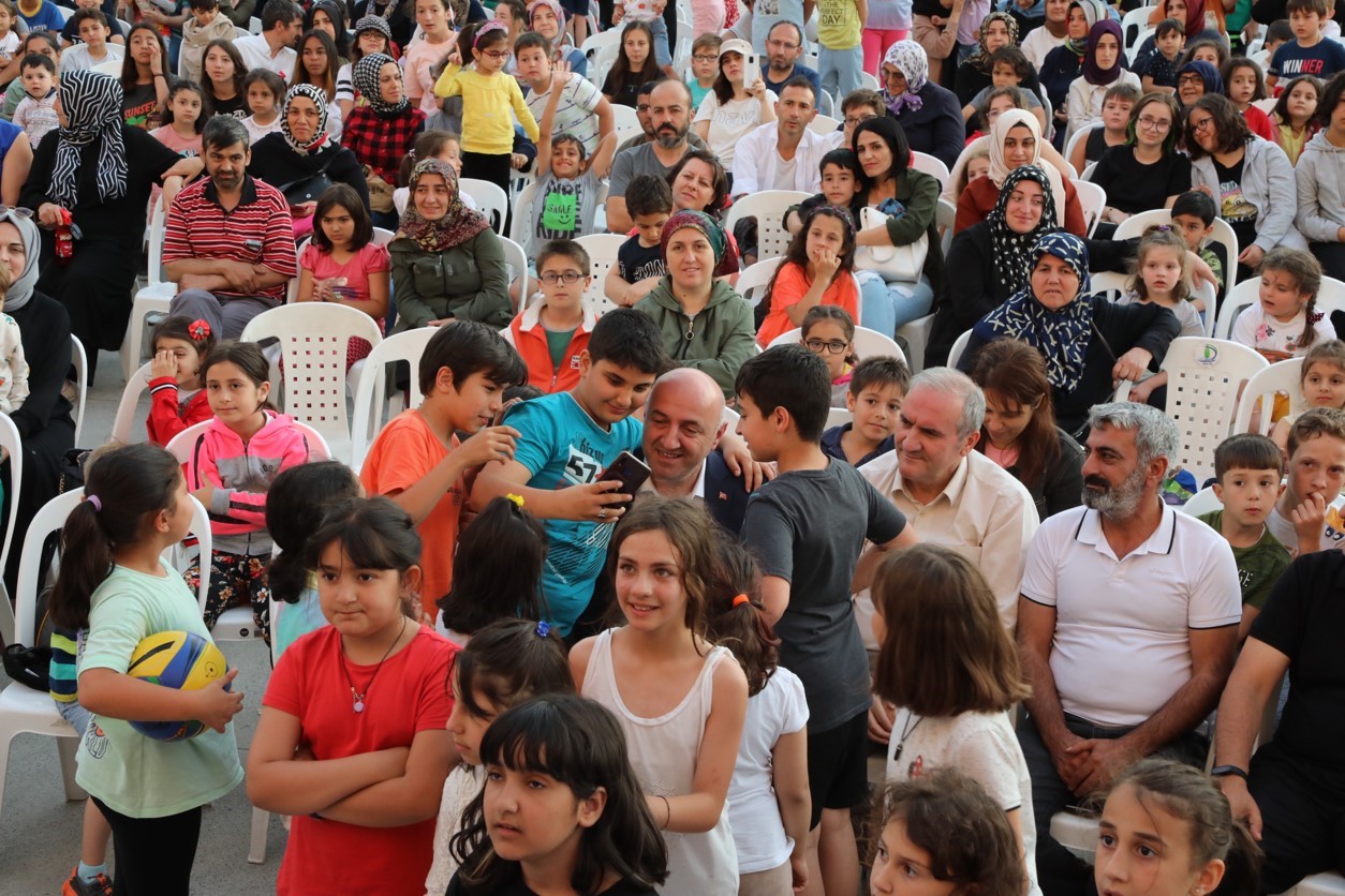 DARICA BELEDİYESİ, EĞLENCEYİ MAHALLELERDE ÇOCUKLARIN AYAĞINA GÖTÜRMEK İÇİN BU YIL