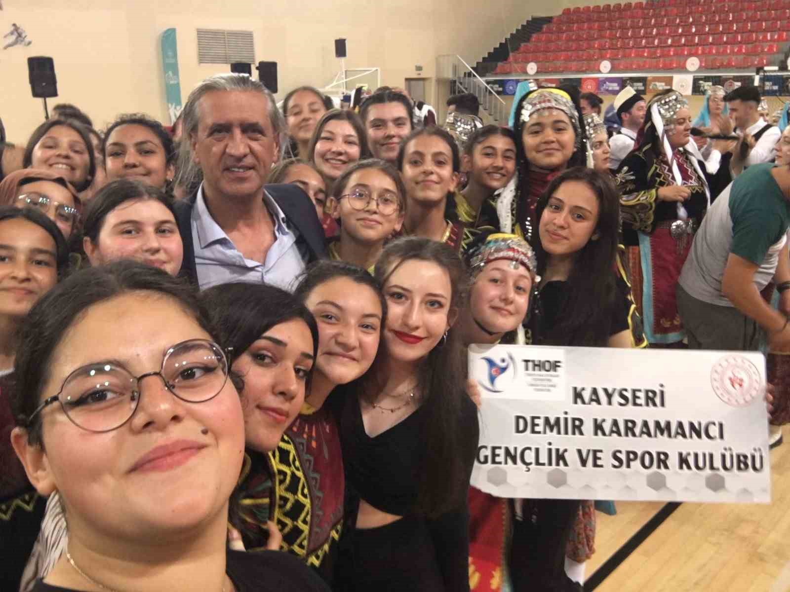 DEMİR KARAMANCI GENÇLİK SPOR KULÜBÜ, KATILDIĞI HALK OYUNLARI İL BİRİNCİLİĞİ’NDE