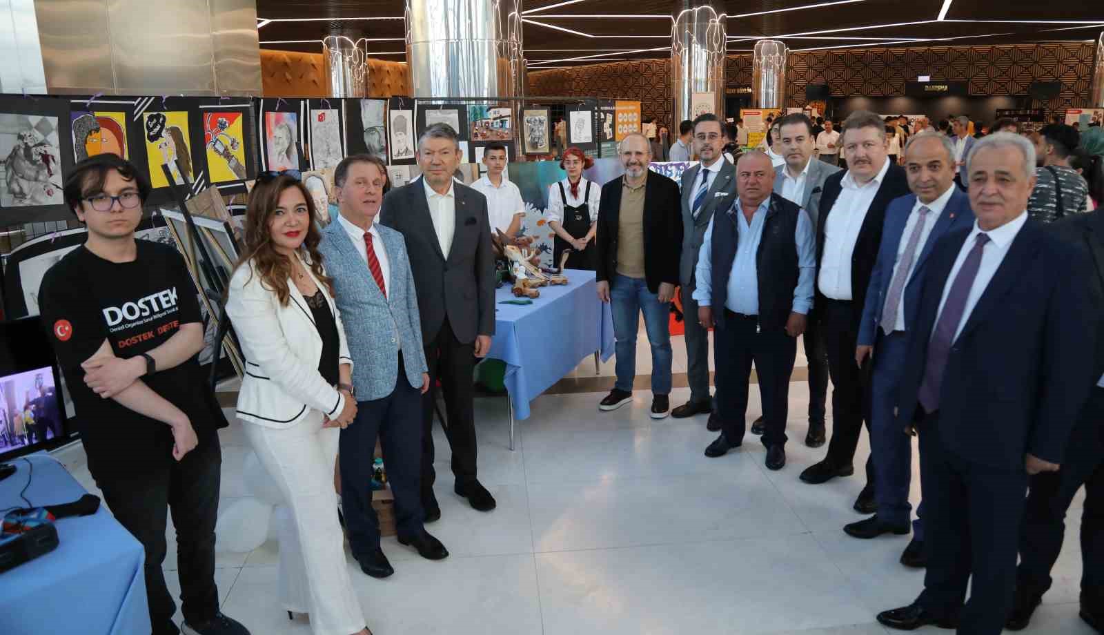 DENİZLİ ORGANİZE SANAYİ BÖLGESİ TEKNİK KOLEJİ (DOSTEK) YILSONU GALASI RENKLİ