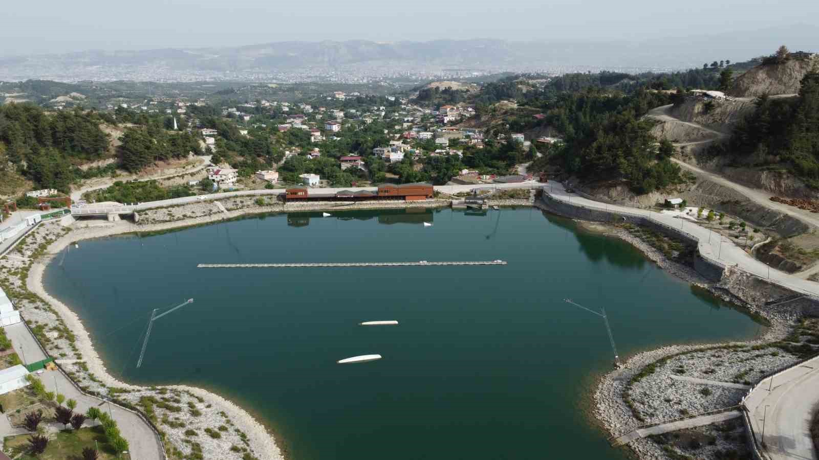 DEPREM, HATAY KARLISU GÖLETİ SU VE MACERA PARKI'NI SESSİZLİĞE BÜRÜDÜ