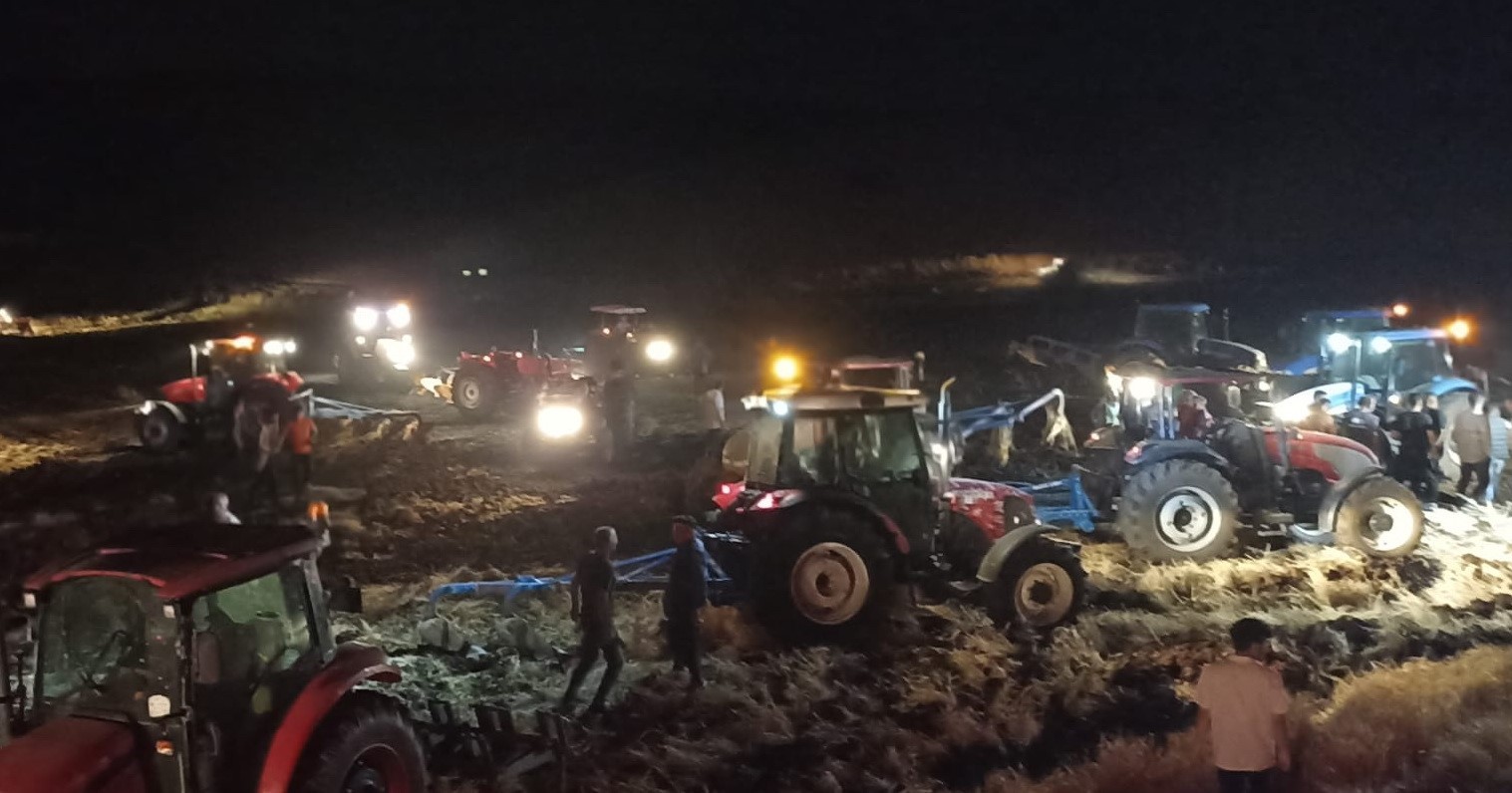 6 ŞUBAT DEPREMİNDE AĞIR HASAR ALAN ADIYAMAN’DA, 136 DÖNÜMLÜK ARPA