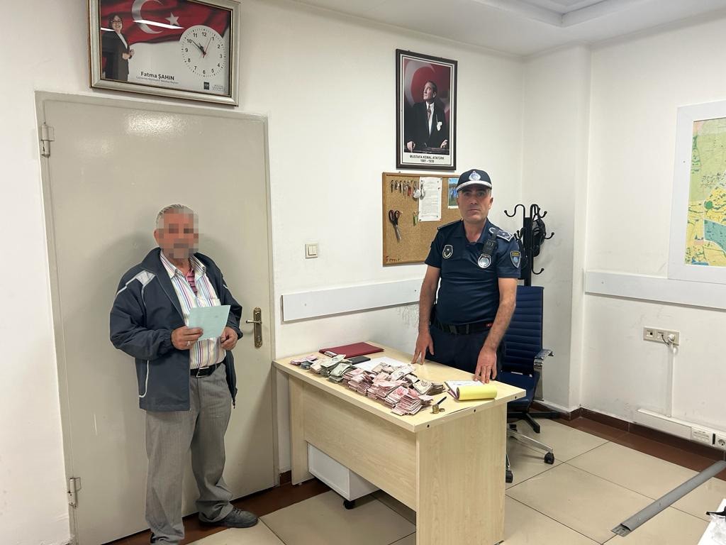 GAZİANTEP’TE ZABITA EKİPLERİNCE DİLENCİLERE YÖNELİK YAPILAN DENETİMLERDE YAKALANAN BİR DİLENCİNİN