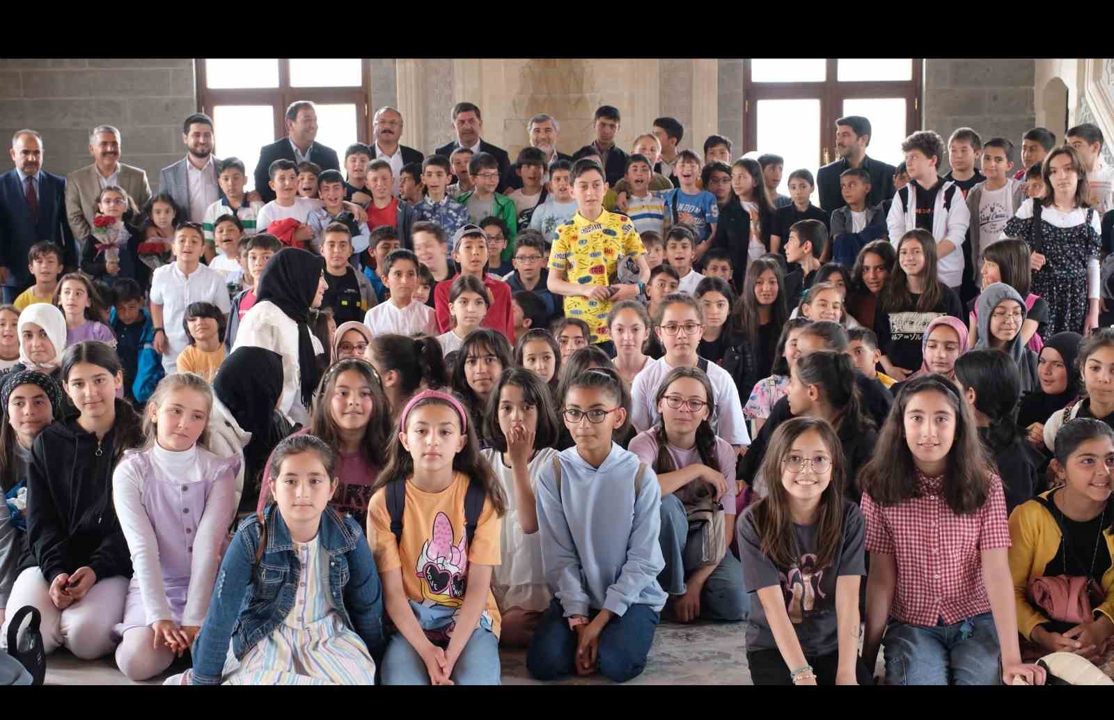 DİYANET GENÇLİK MERKEZİ’NİN COŞKULU YILSONU ETKİNLİĞİ