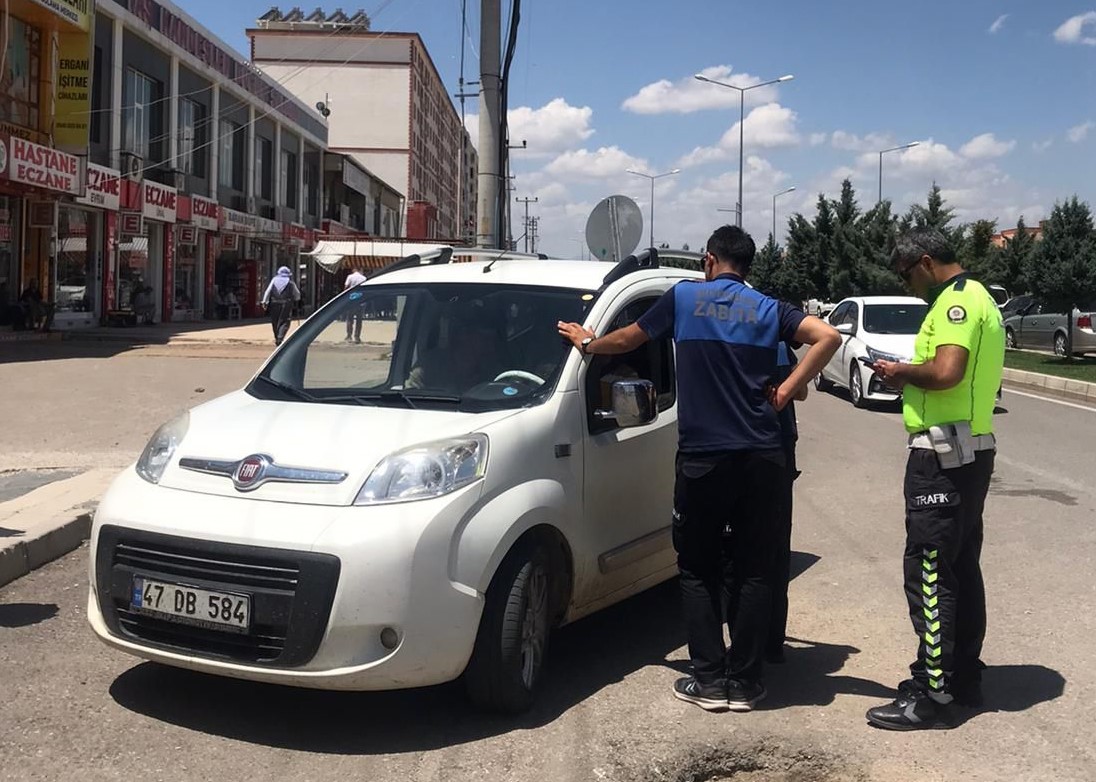 DİYARBAKIR BÜYÜKŞEHİR BELEDİYESİ, ERGANİ İLÇESİNDE EMNİYET MÜDÜRLÜĞÜ KOORDİNESİNDE KORSAN TAKSİCİLERE