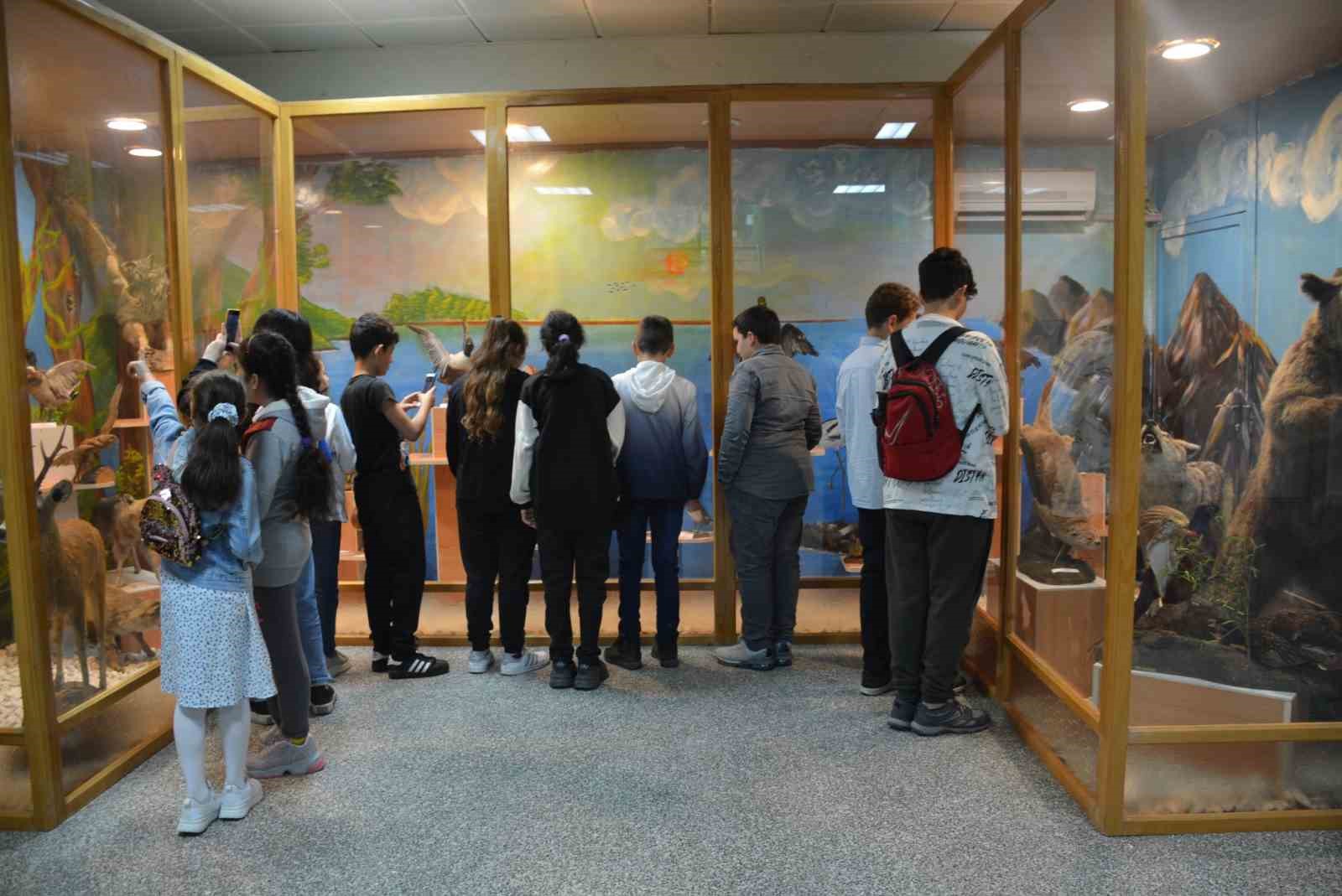 DÜZCE ŞEHİT YÜZBAŞI BEŞİR BAYRAKTAR ORTAOKULU ÖĞRENCİLERİ; YAKLAŞAN LGS SINAVI