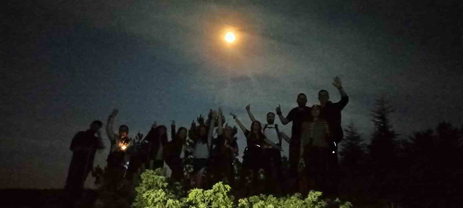 OLDUKÇA KEYİFLİ GEÇEN YÜRÜYÜŞTE, DOĞA TUTKUNLARI SERİN HAVANIN VE TEMİZ