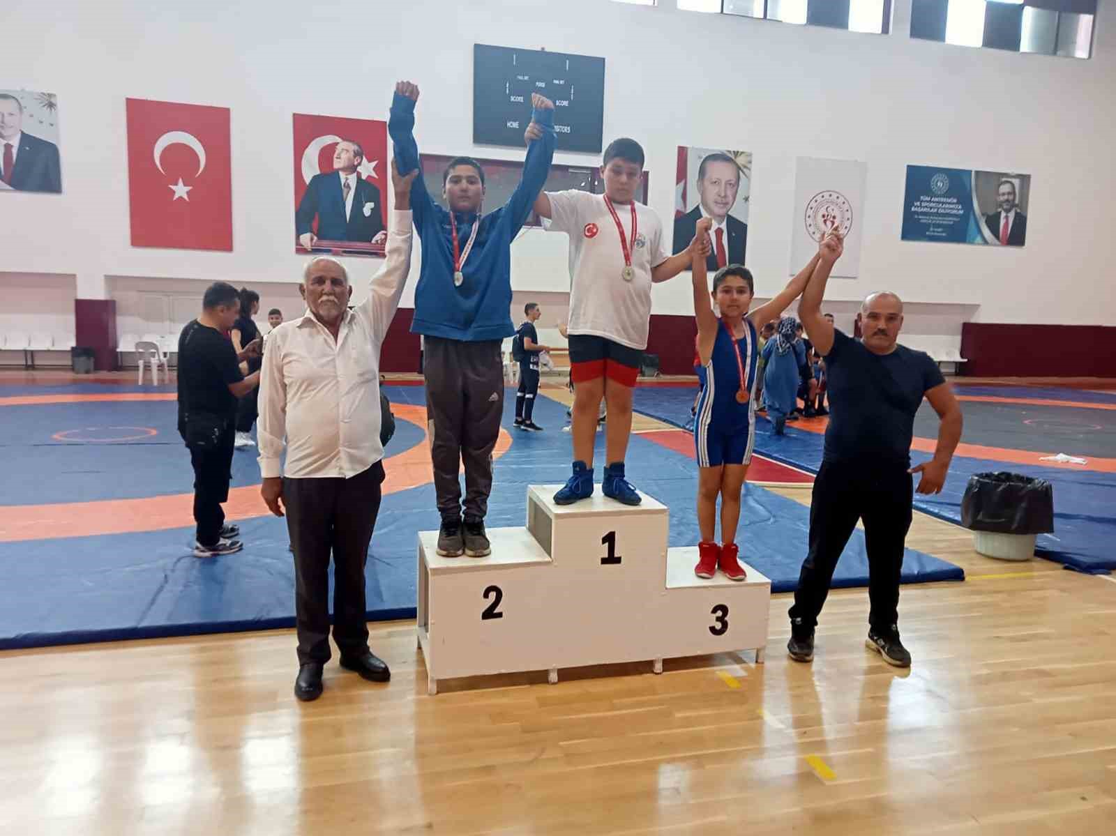KIRKGÖZ DÖŞEMEALTI BELEDİYESİ GENÇLİK VE SPOR KULÜBÜ GÜREŞ TAKIMI KATILDIĞI