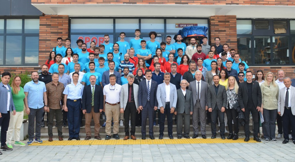 DPÜ SBF’DE BAŞARILI ÖĞRENCİLERE TEŞEKKÜR BELGESİ