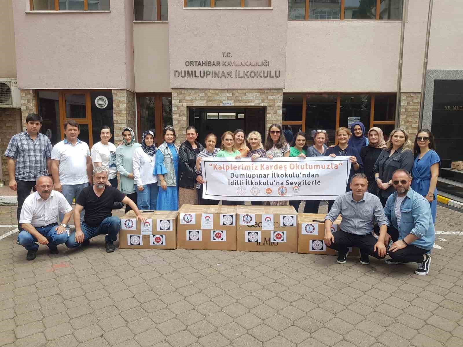 DEPREMZEDE KARDEŞ OKUL İÇİN YARDIM KAMPANYASI DÜZENLEYEN TRABZON DUMLUPINAR İLKOKULU,