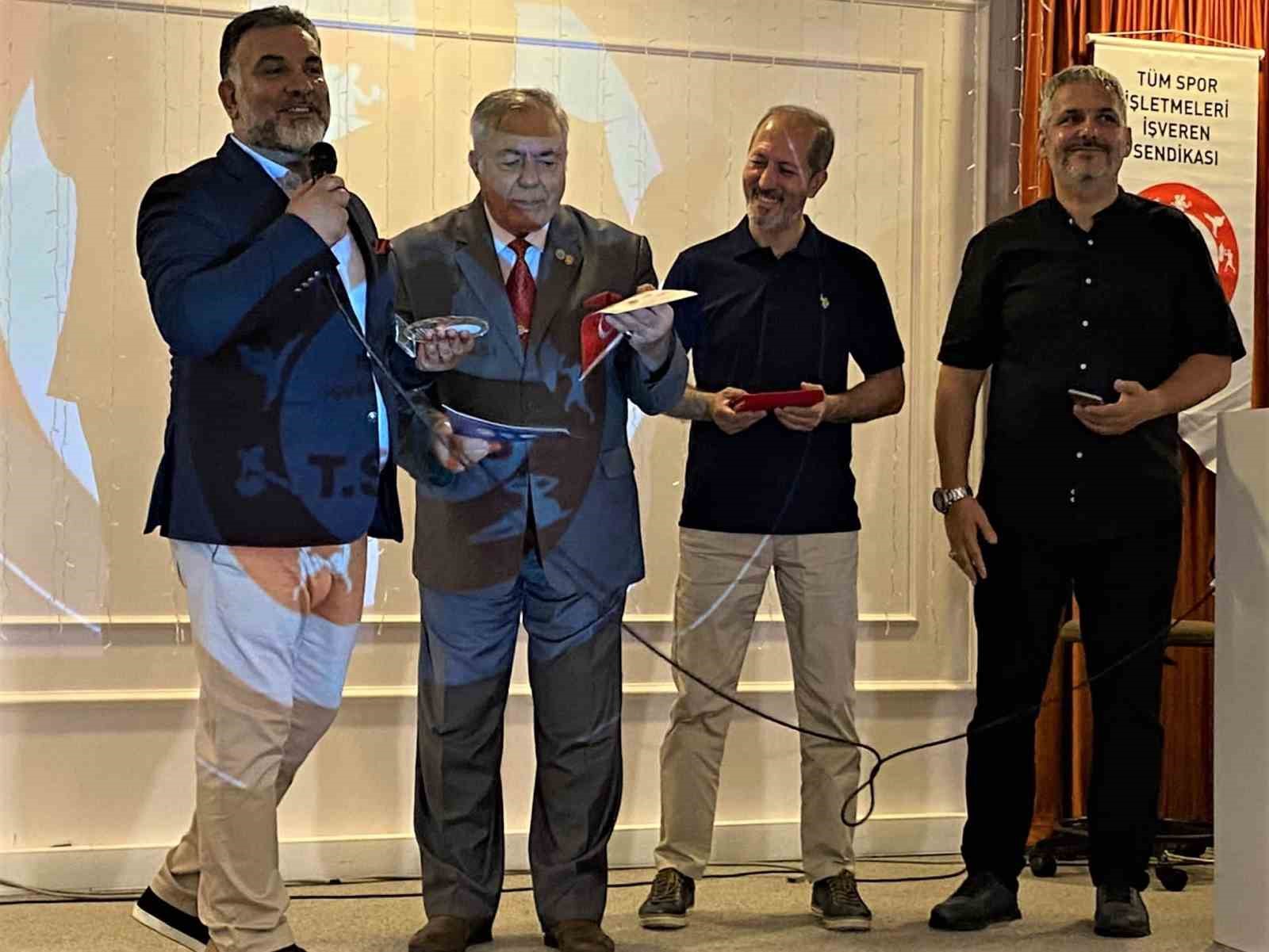 DÜNYA ANTRENÖRLER GÜNÜ, TÜRKİYE’DE İLK KEZ TÖRENSEL ANLAMDA TÜM SPOR