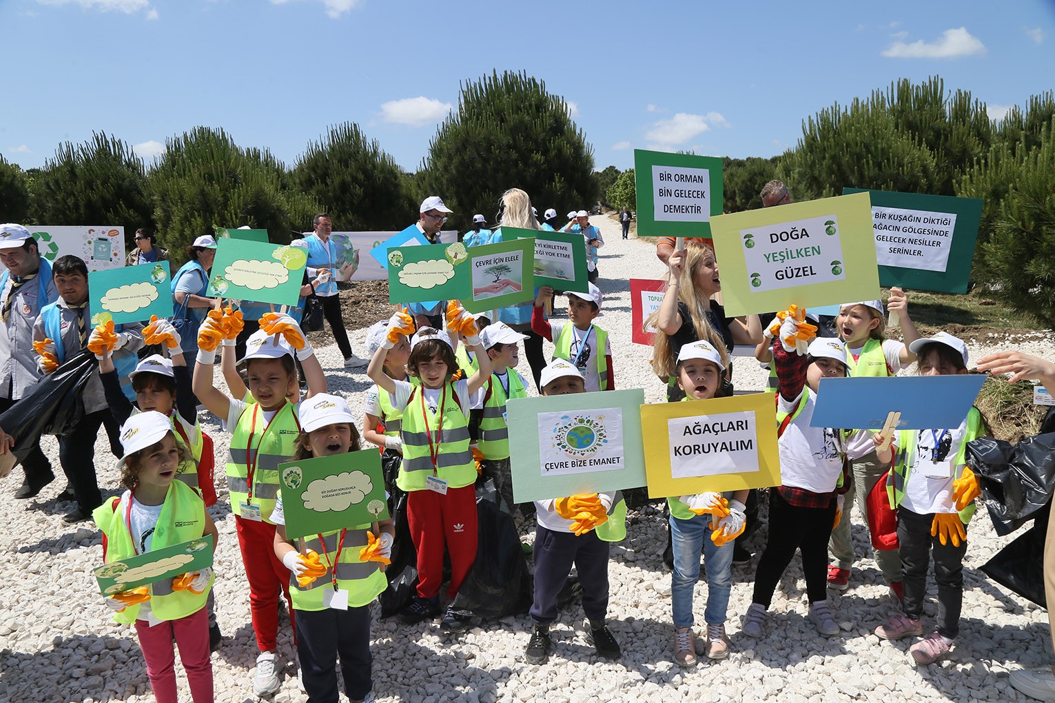 BÜYÜKÇEKMECE BELEDİYESİ’NİN DÜNYA ÇEVRE GÜNÜ KAPSAMINDA “HEDEF SIFIR ATIK“ SLOGANIYLA