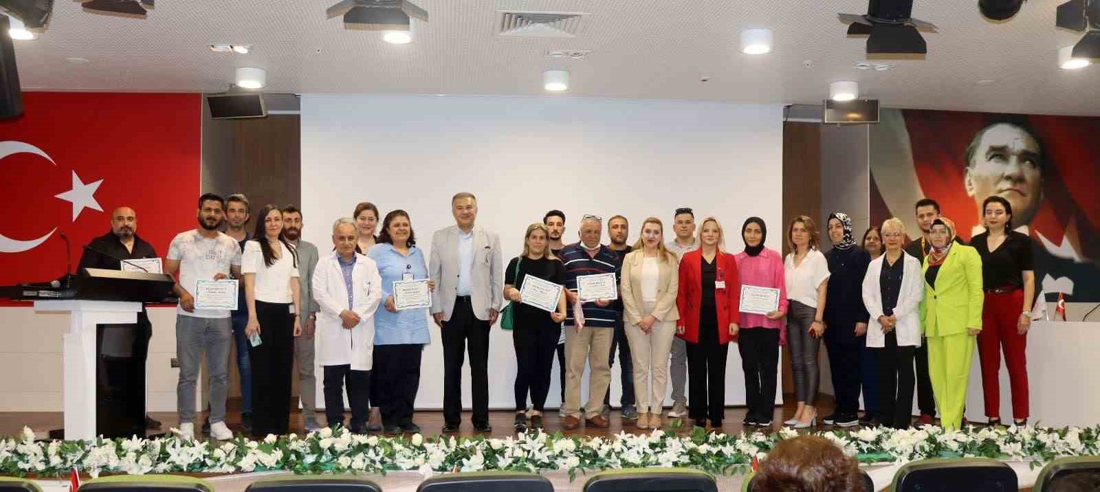 ADANA’DA “DÜNYA TÜTÜNSÜZ GÜNÜ ETKİNLİĞİ” ÇERÇEVESİNDE SİGARAYI BIRAKAN 15 KİŞİYE,