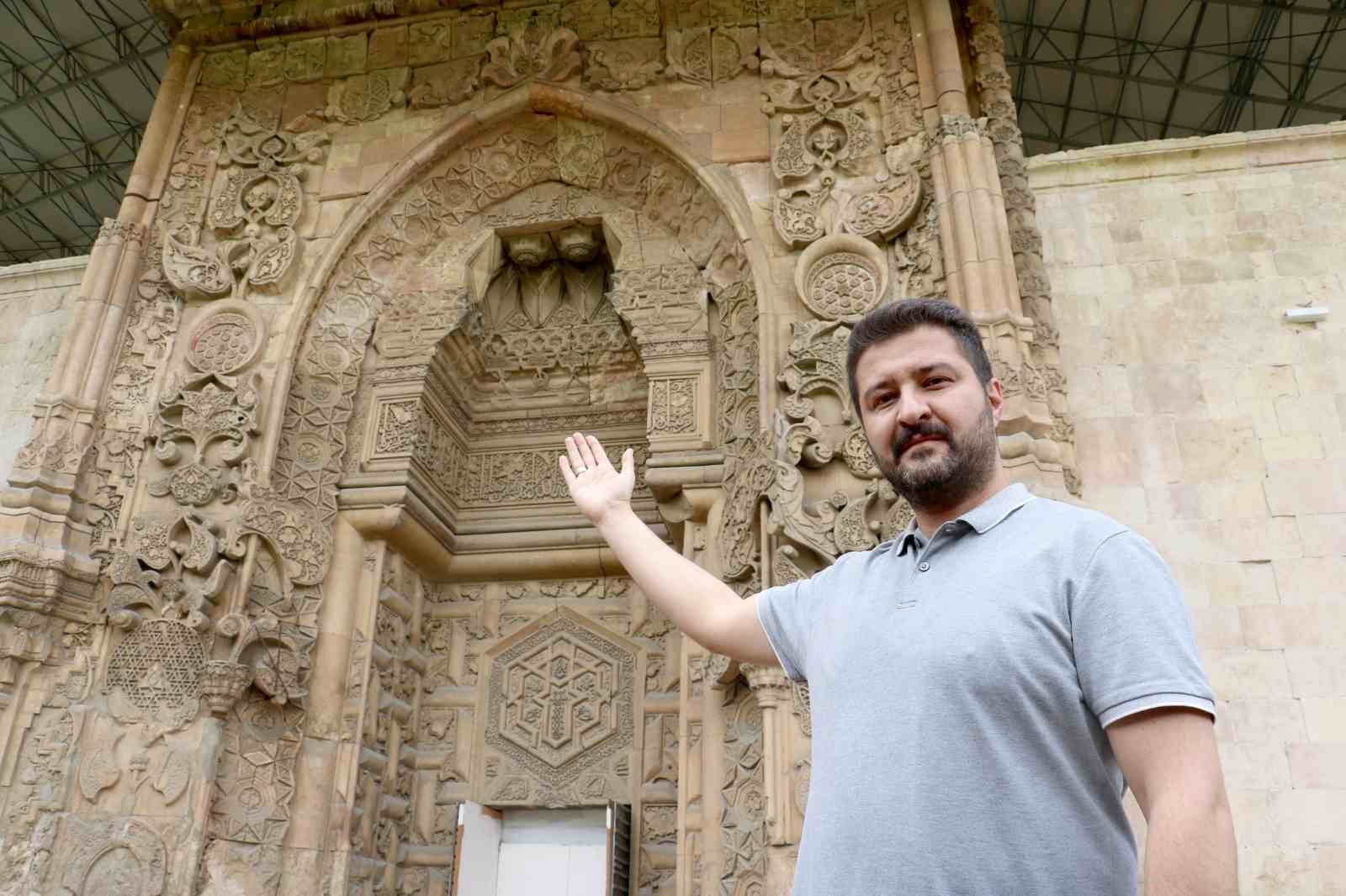 UNESCO DÜNYA MİRASLAR LİSTESİNDEKİ DİVRİĞİ ULU CAMİ VE DARÜŞŞİFASI’NIN RESTORASYONU