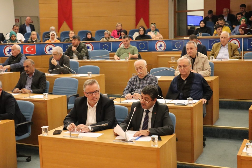 DÜZCE BELEDİYESİ HAZİRAN AYI MECLİS TOPLANTILARININ BİRİNCİ OTURUMU MECLİS BAŞKANVEKİLİ